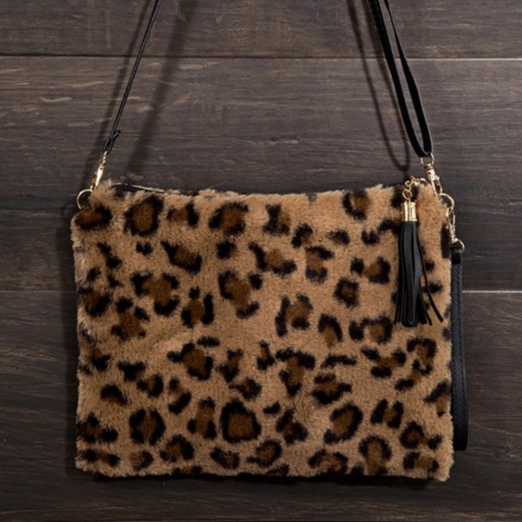 Vegan Fur Crossbody bag - Picture 4 of 4